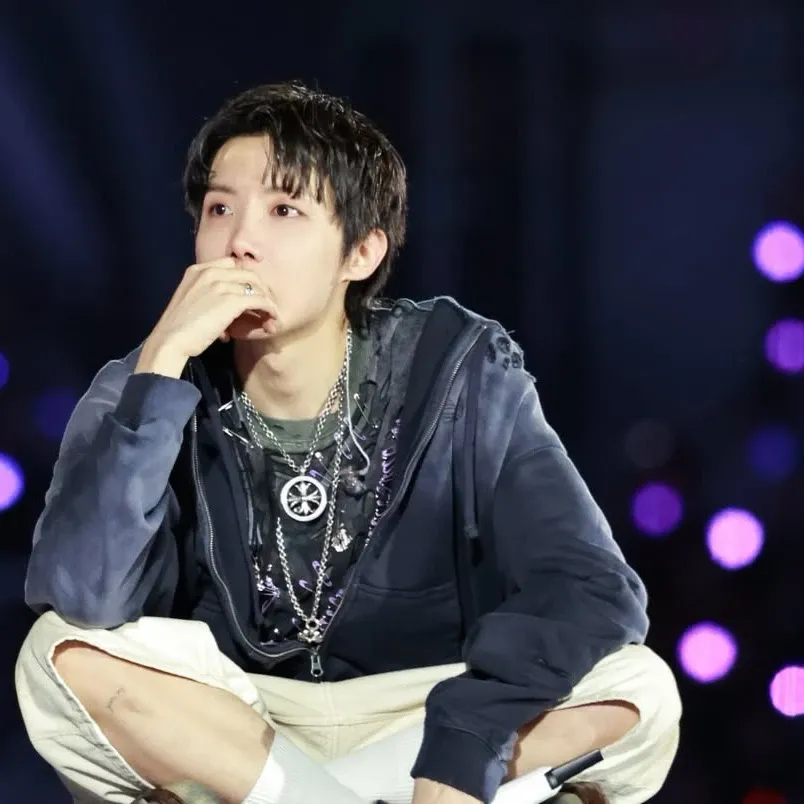 J-hope (防彈少年團)的最新活動照片