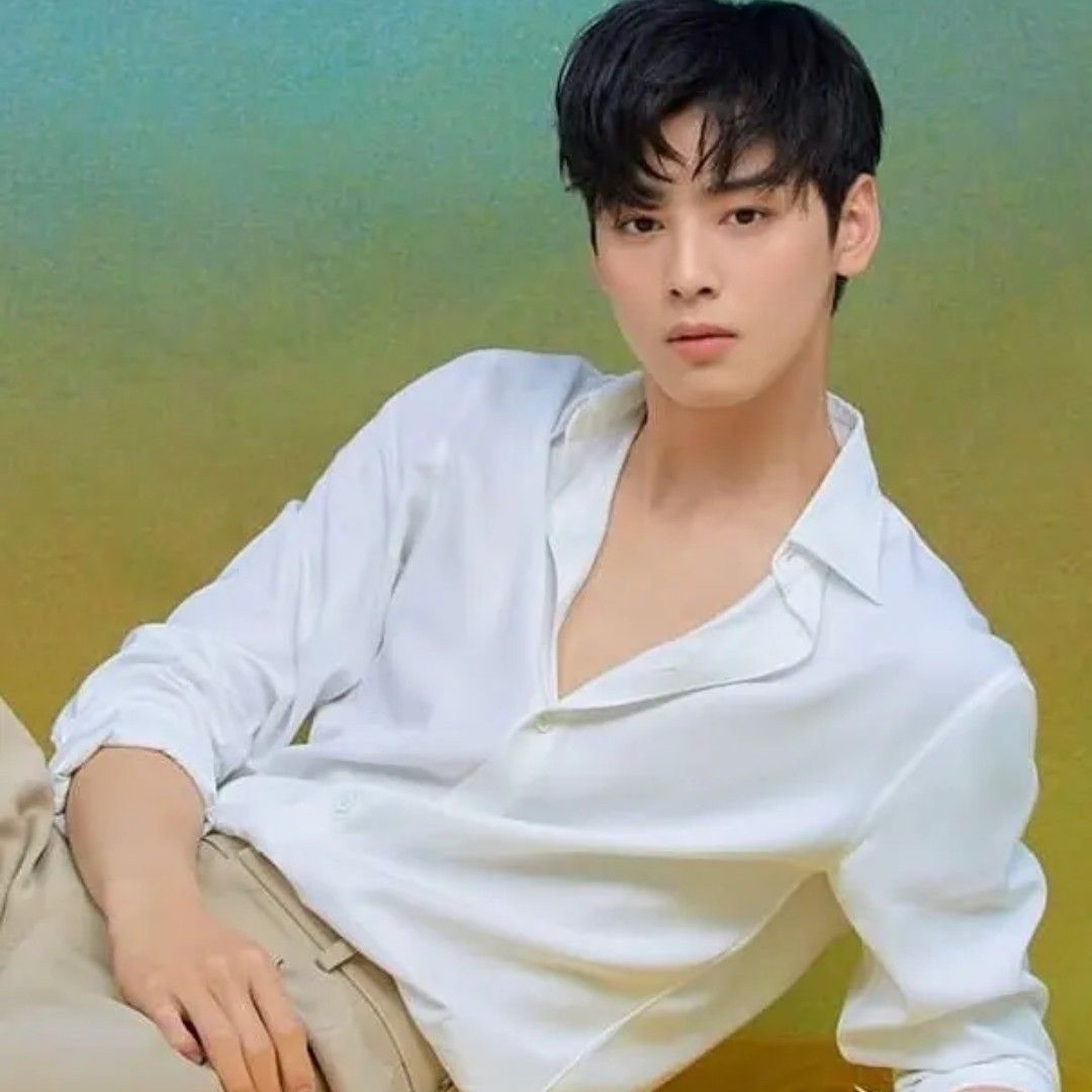 Recent activity shot of Eunwoo (ASTRO)