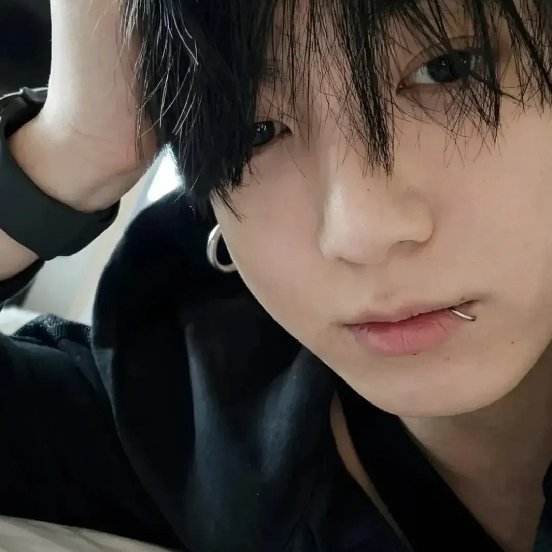 A moment captured by Jungkook (BTS)'s fan