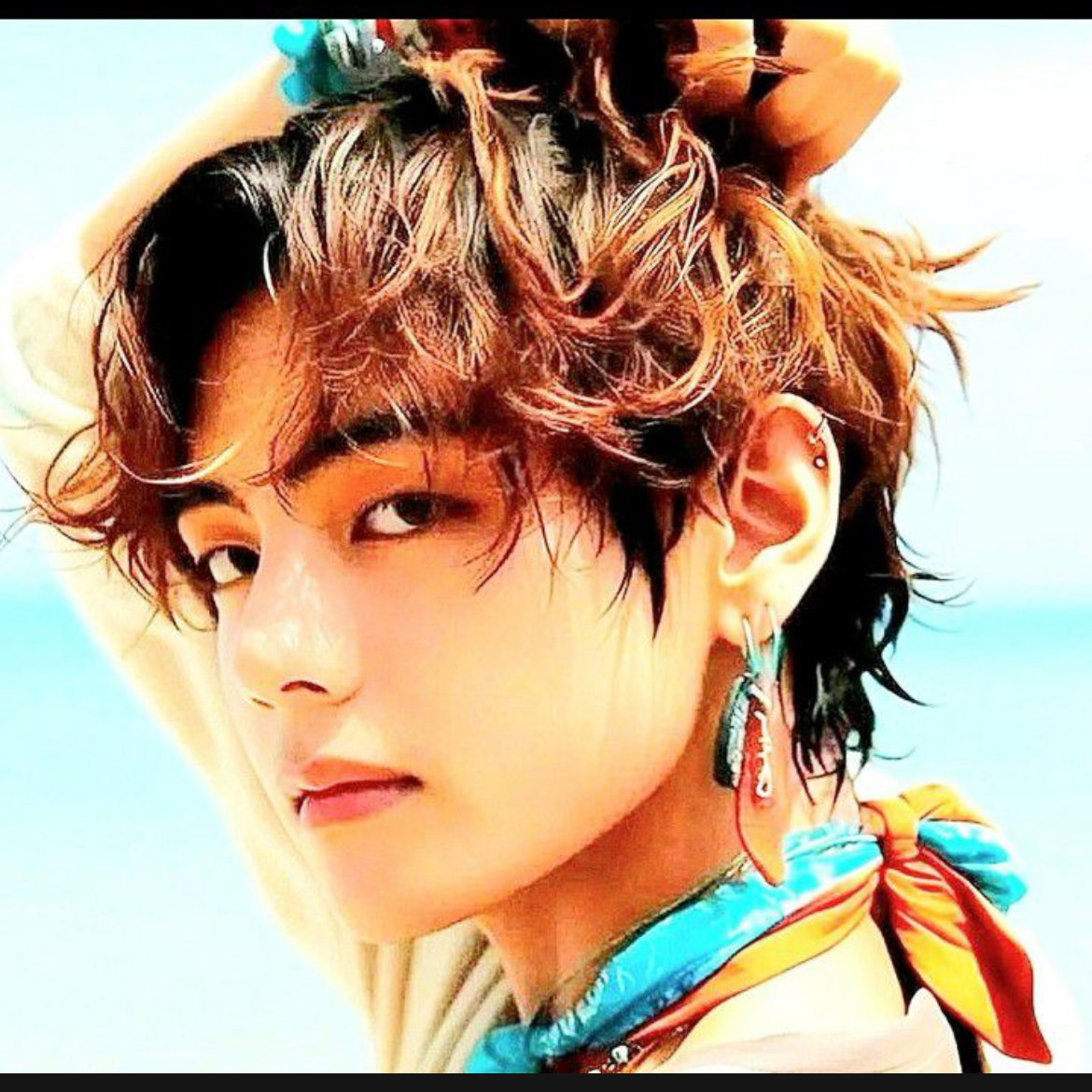 뷔 (방탄소년단)의 최신 사진