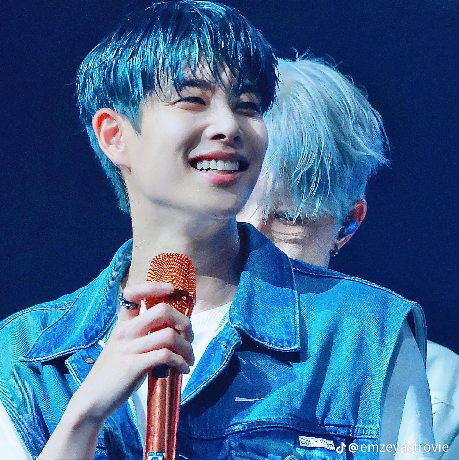 Behind-the-scenes cut of MJ (ASTRO)