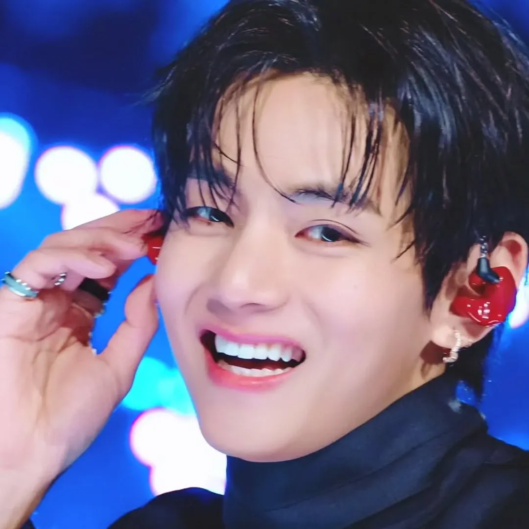 Recent activity shot of V (BTS)