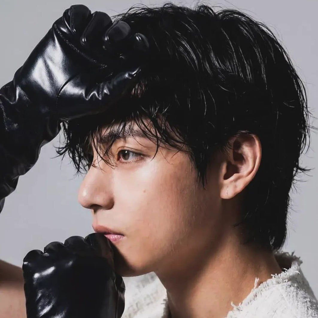 뷔 (방탄소년단) 최근 활동샷