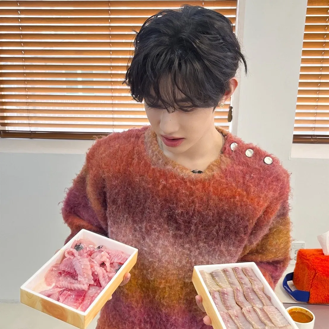 A moment captured by Zhang Hao's fan