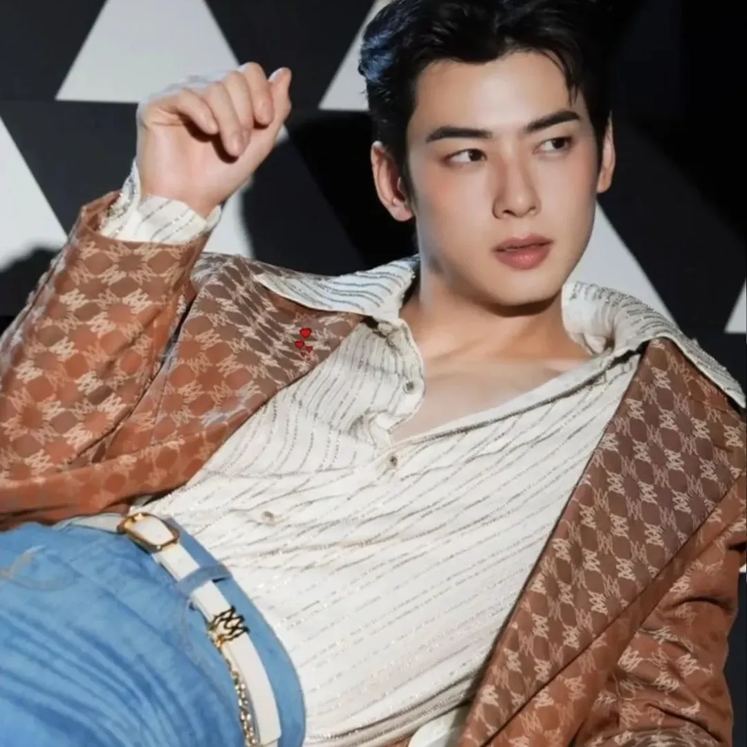 Recent activity shot of Eunwoo (ASTRO)