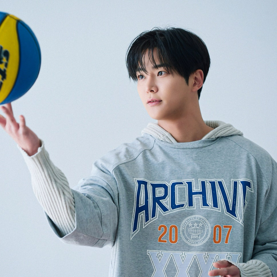 로운의 최신 사진