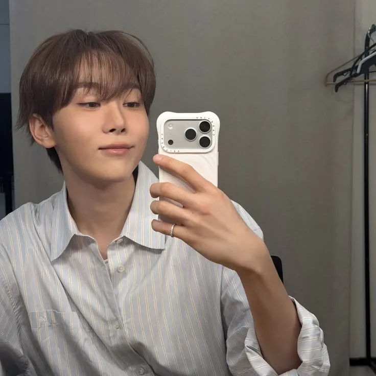 Recent activity shot of Seungkwan (SEVENTEEN)
