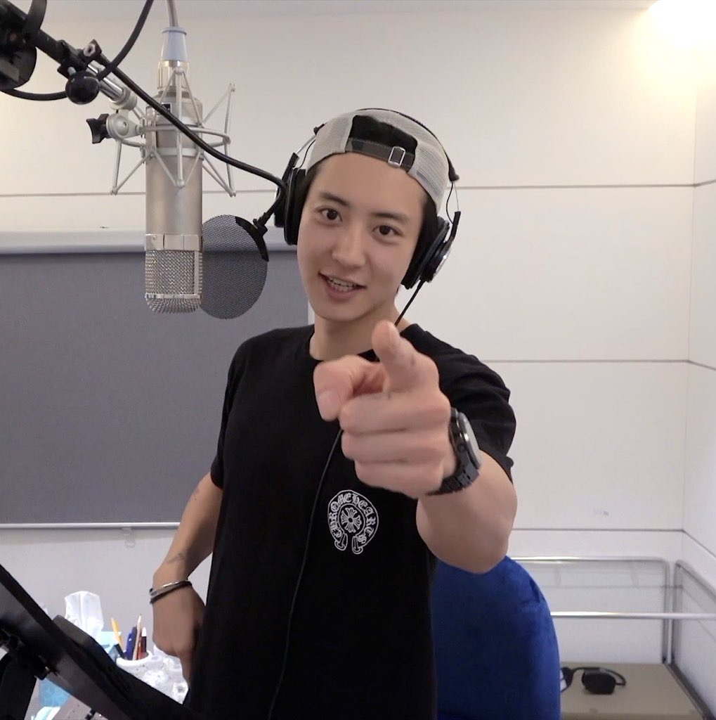 A moment captured by Chanyeol (EXO)'s fan
