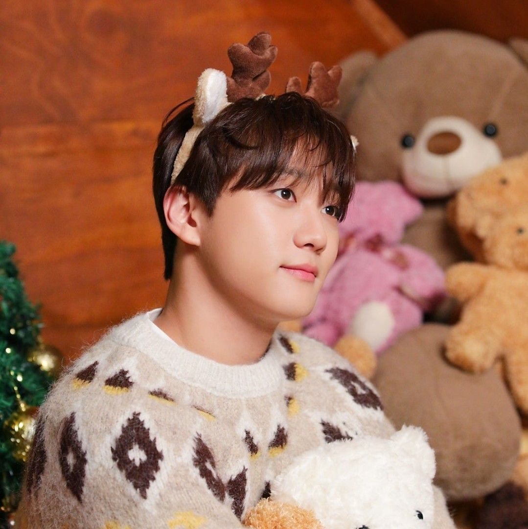 Recent activity shot of Hong Joochan (GoldenChild)