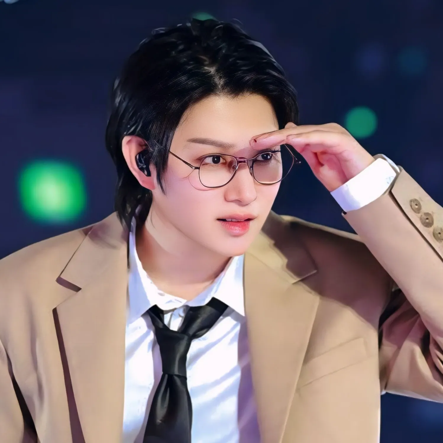 Behind-the-scenes cut of Heechul (Super Junior)