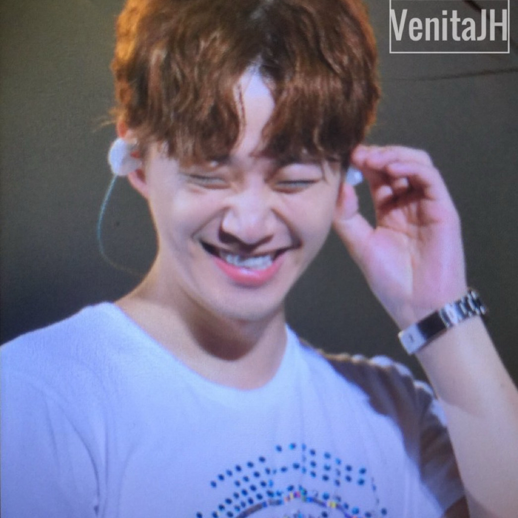 Momen yang diabadikan oleh penggemar Junho (2PM)