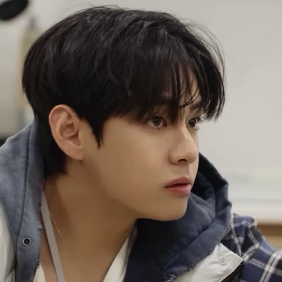 Foto aktivitas terbaru V (BTS)