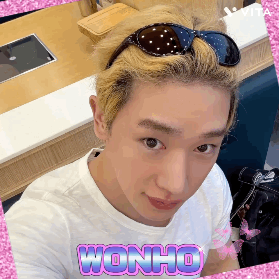 A moment captured by Wonho's fan