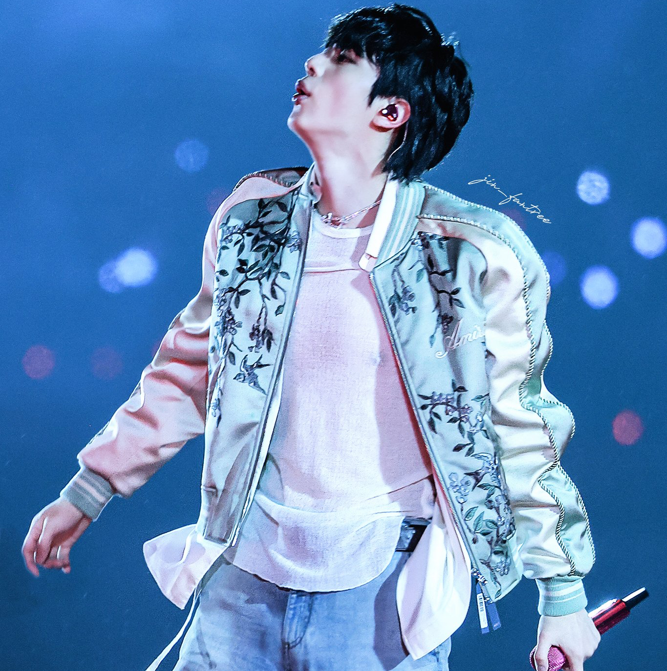 진 (방탄소년단)의 비하인드 컷