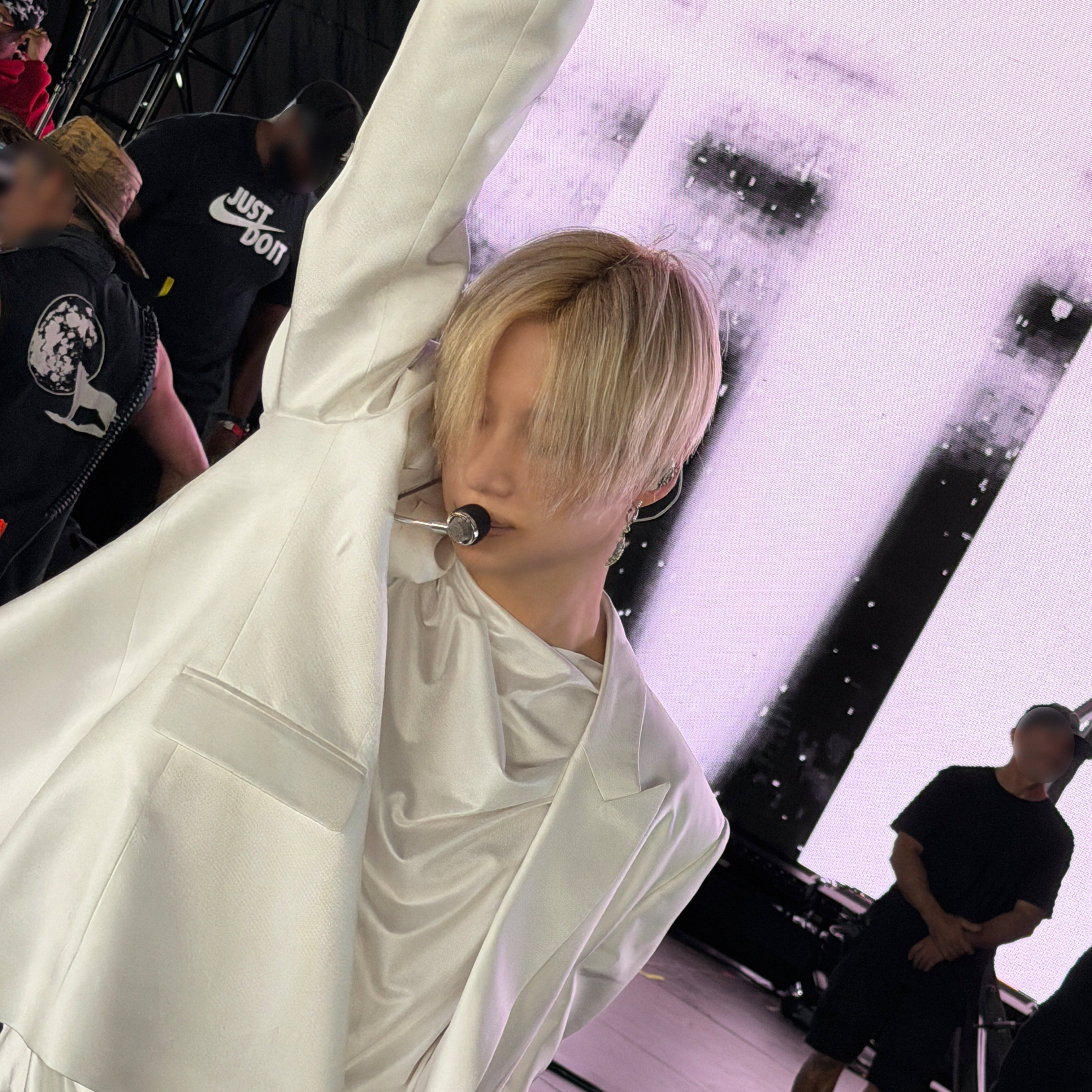 A moment captured by Taemin (SHINee)'s fan