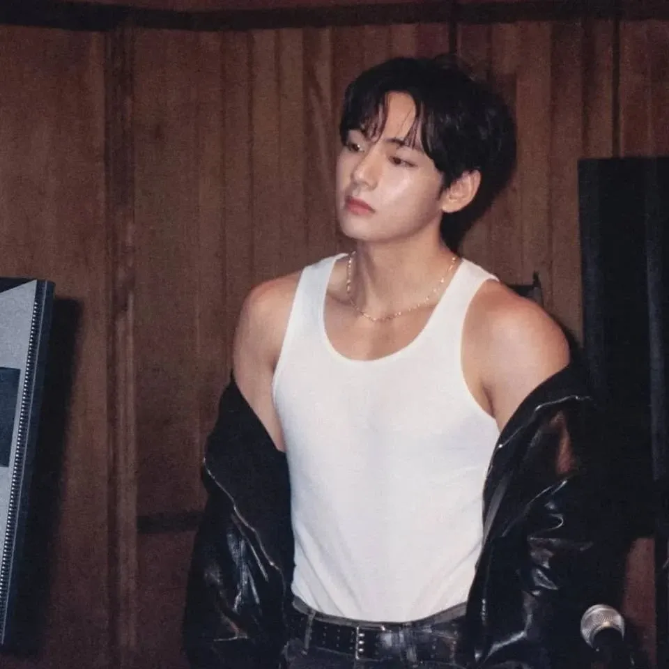 Recent activity shot of V (BTS)