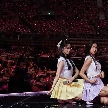 Signature photo of Girls' Generation capturing their charm