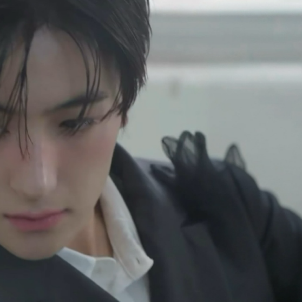 Latest photo of Hyunjae (THE BOYZ)