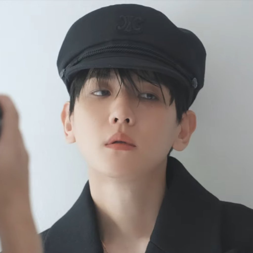 백현 (EXO)의 최신 사진