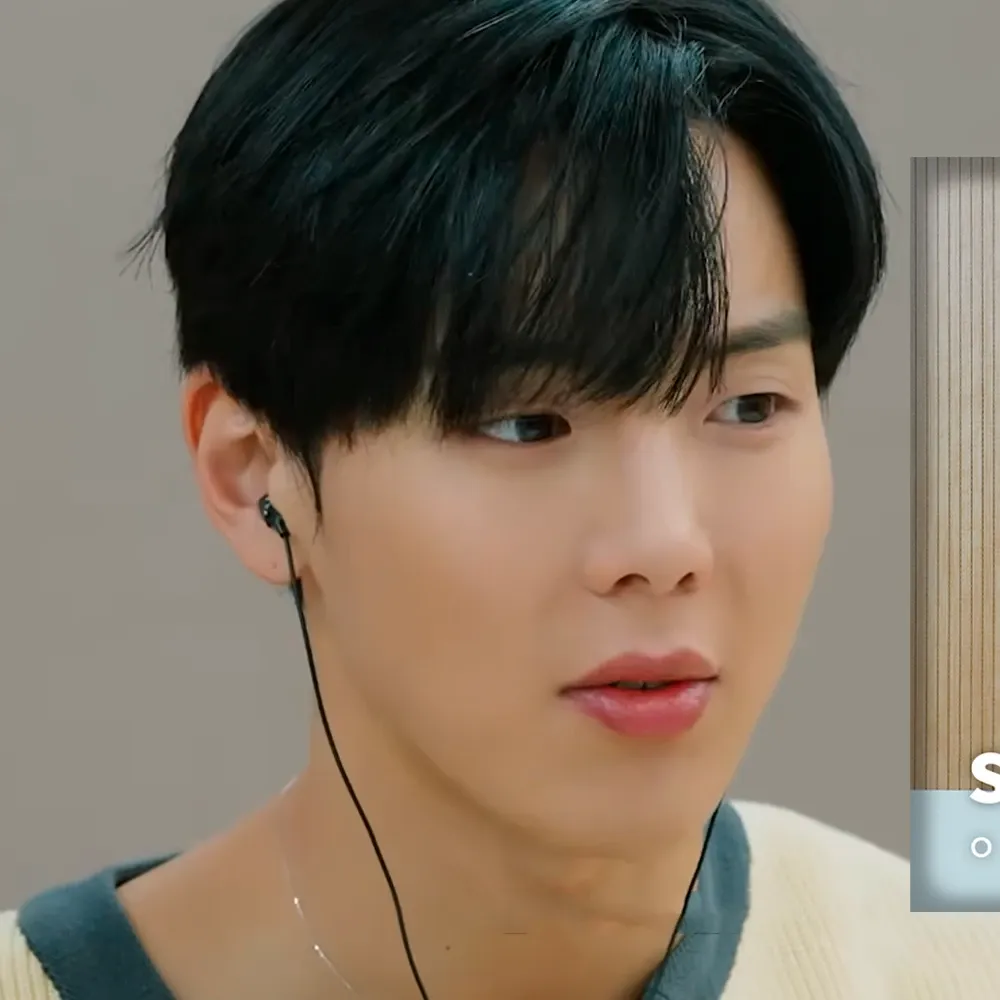Foto aktivitas terbaru Shownu (MONSTA X)