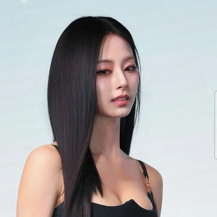 Potret di balik layar Tzuyu (TWICE)