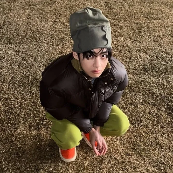 Latest photo of V (BTS)