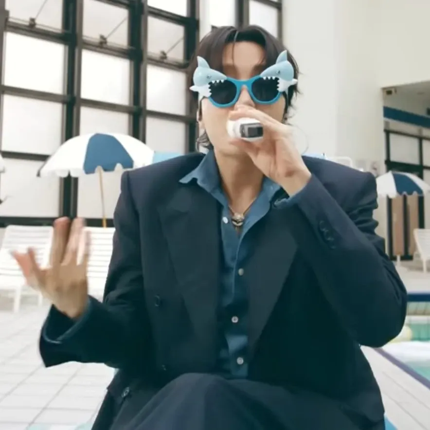 제이홉 (방탄소년단)의 최신 사진