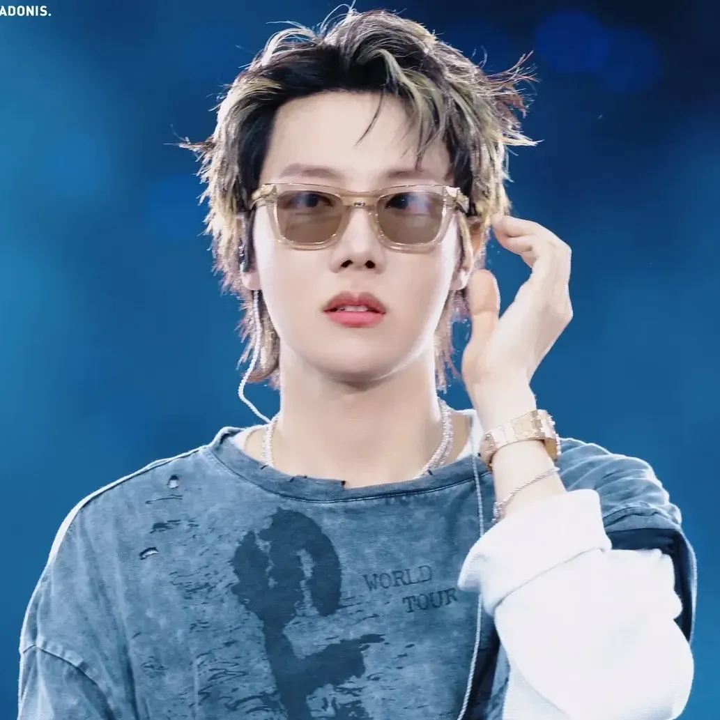 J-hope (防弹少年团)的最新活动照片