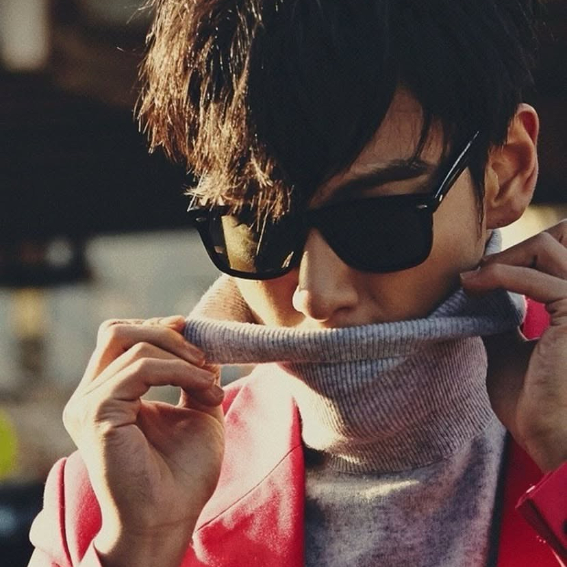 Behind-the-scenes cut of T.O.P