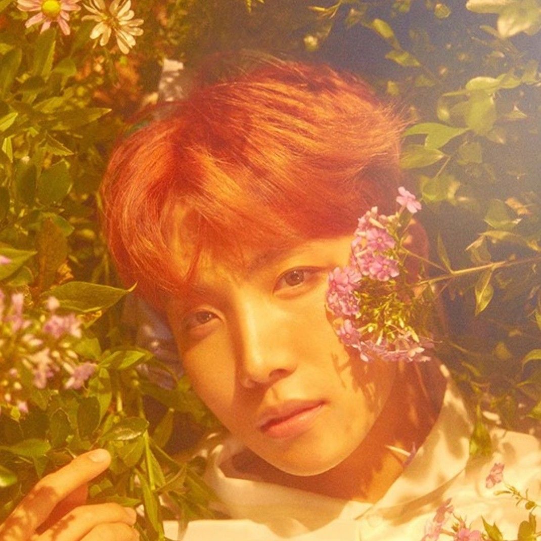 Foto terbaru j-hope (BTS)
