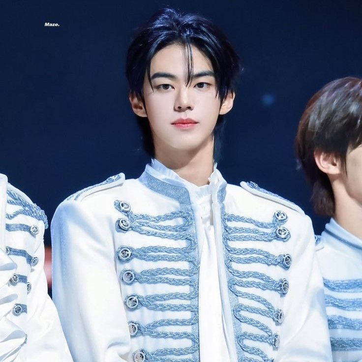 Behind-the-scenes cut of TWS