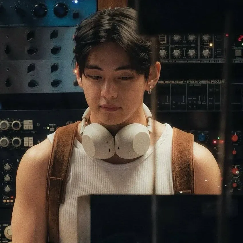 V (防弹少年团)的最新照片