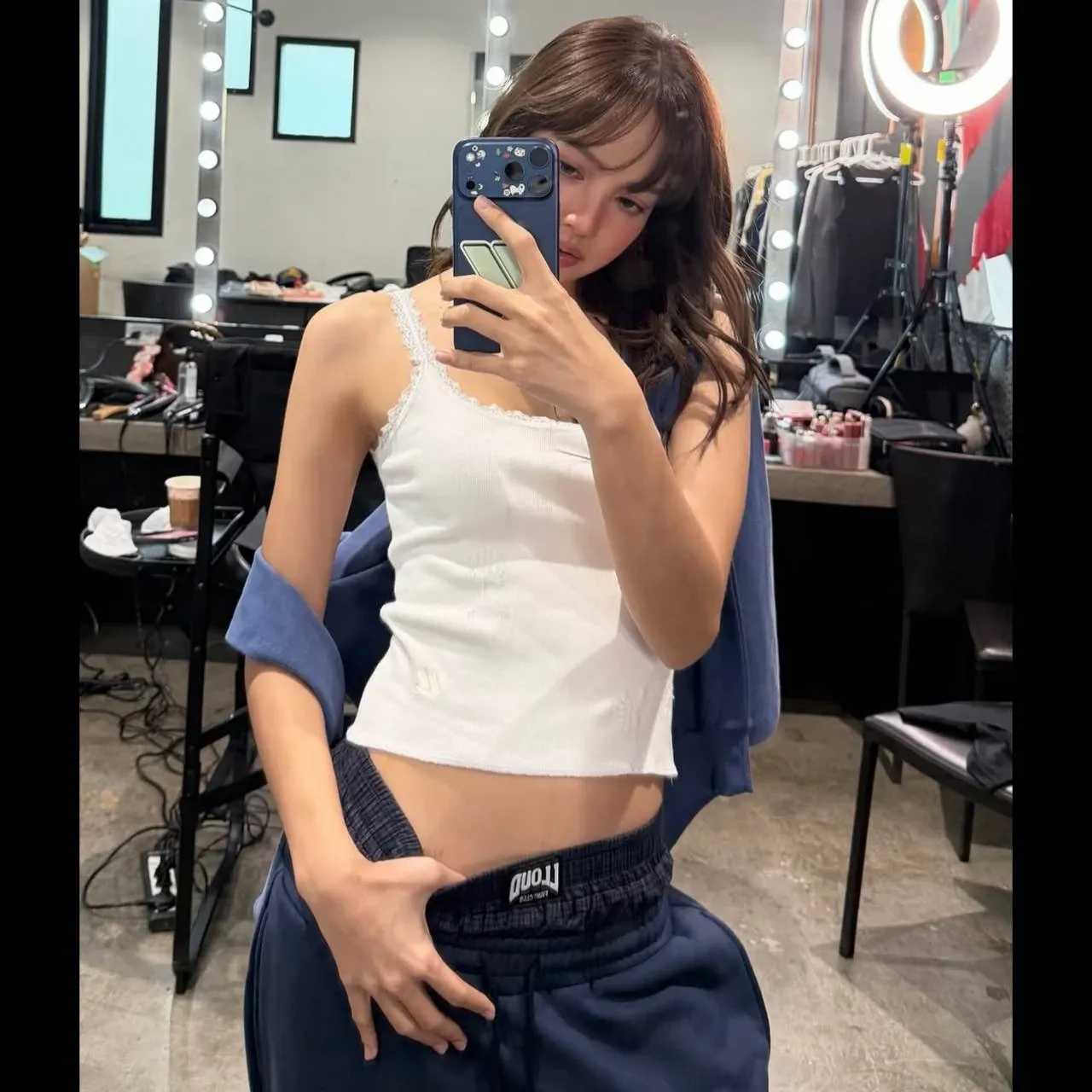 리사 (BLACKPINK)의 비하인드 컷