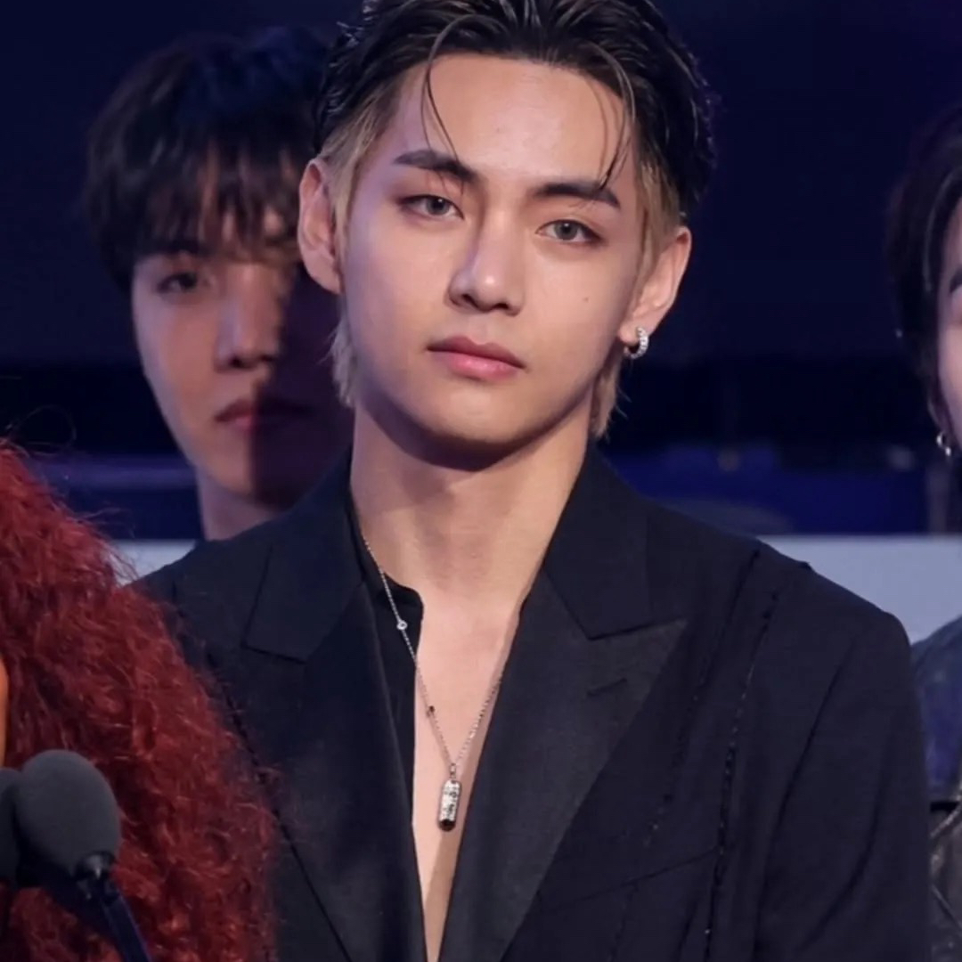 Momen yang diabadikan oleh penggemar V (BTS)