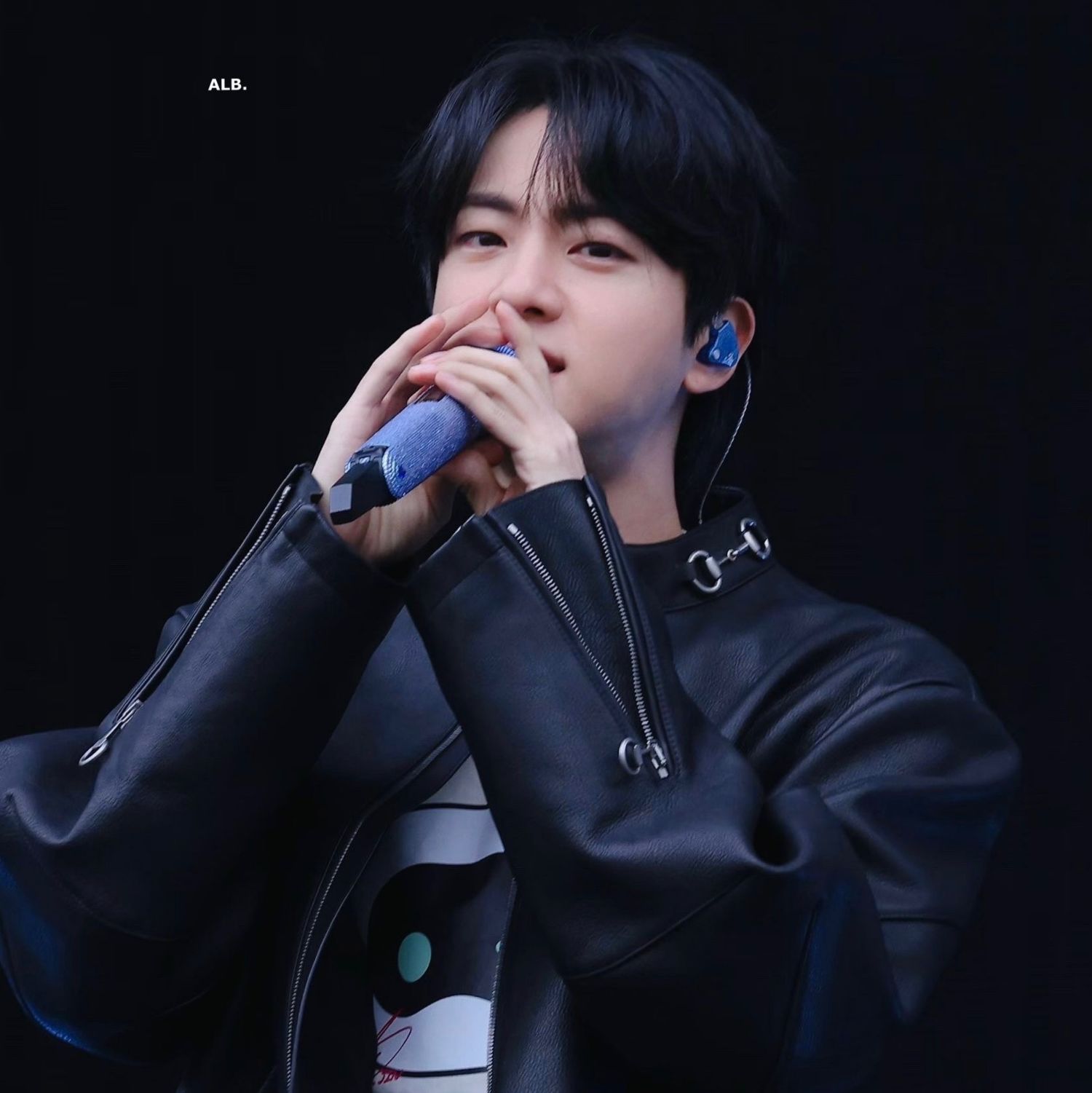 진 (방탄소년단) 최근 활동샷