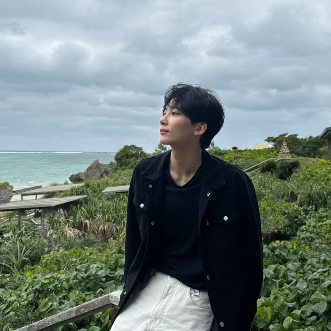 A moment captured by Jeonghan (SEVENTEEN)'s fan