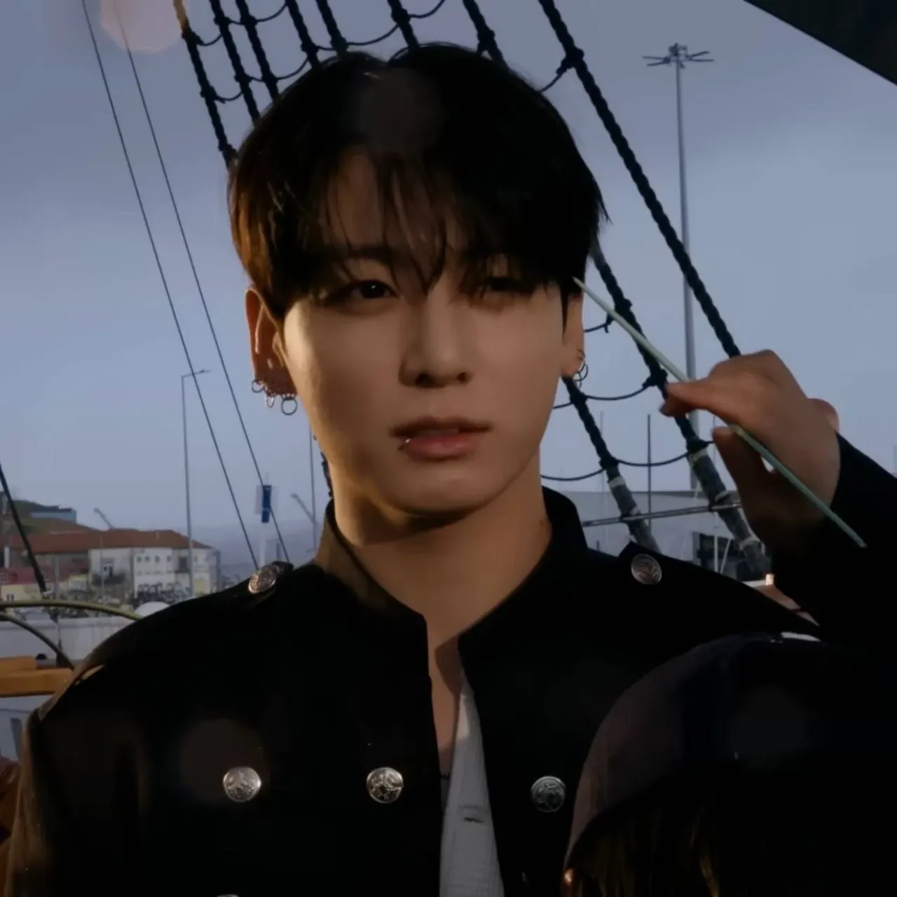 Foto aktivitas terbaru Jungkook (BTS)