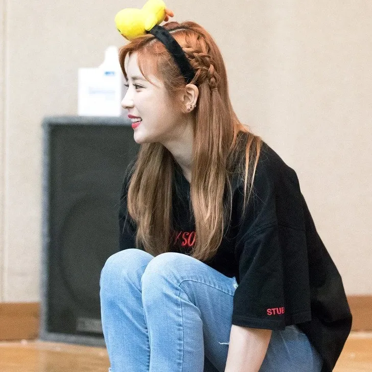 Recent activity shot of Park Chorong (Apink)