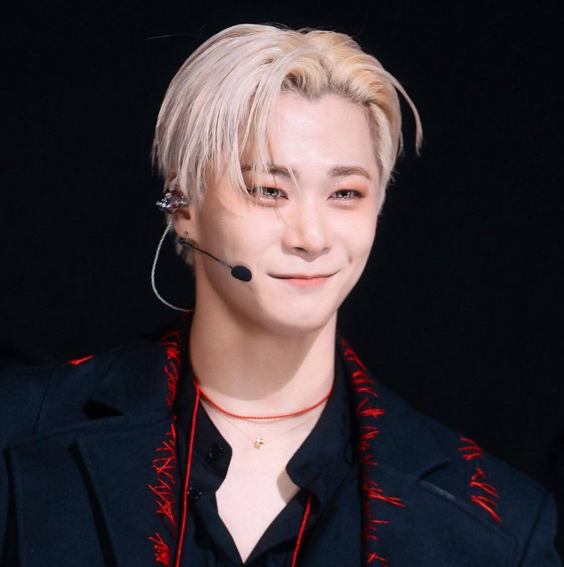 A moment captured by Moonbin (ASTRO)'s fan