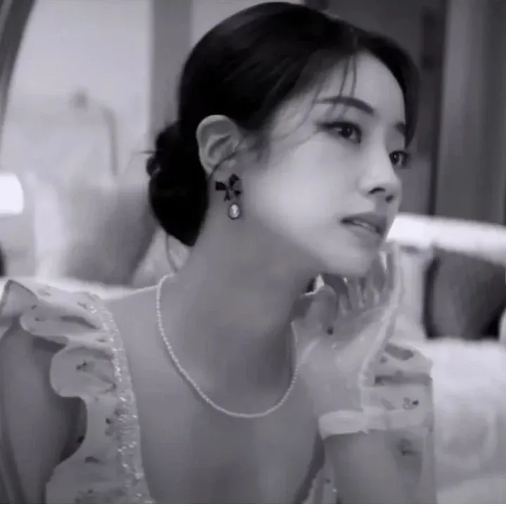 Latest photo of Dahyun (TWICE)