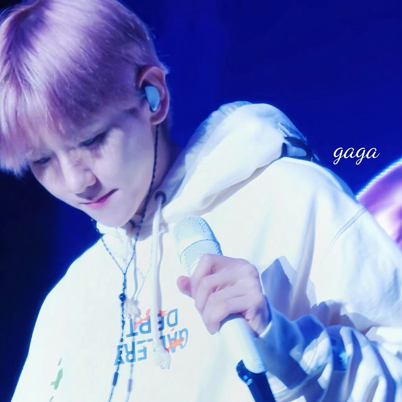 백현 (EXO)의 비하인드 컷