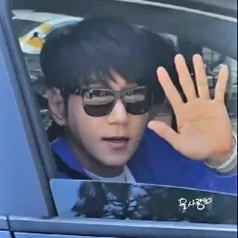 A moment captured by Hwang Chiyeol's fan