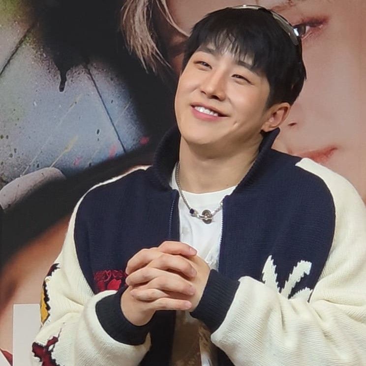 A moment captured by Jinjin (ASTRO)'s fan