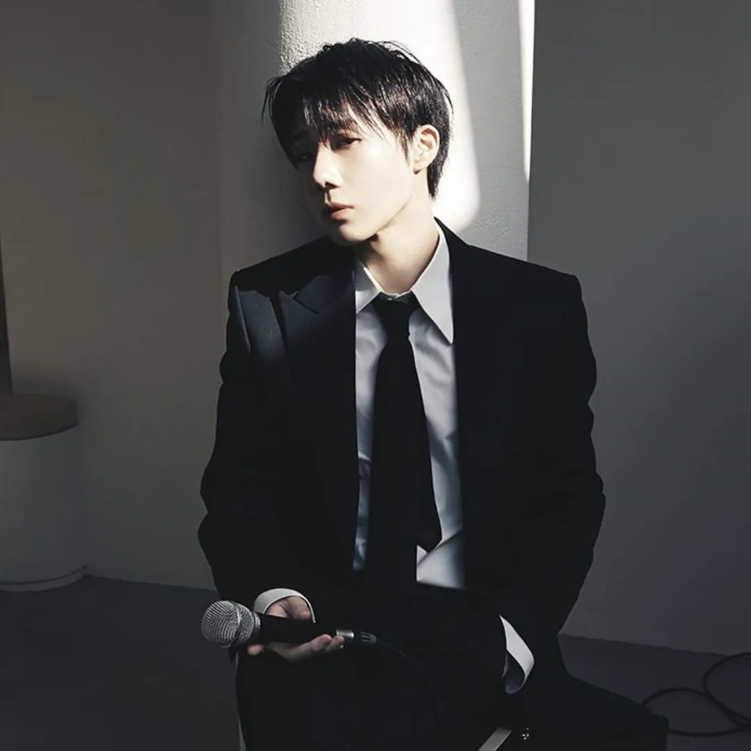 A moment captured by Sungkyu (INFINITE)'s fan