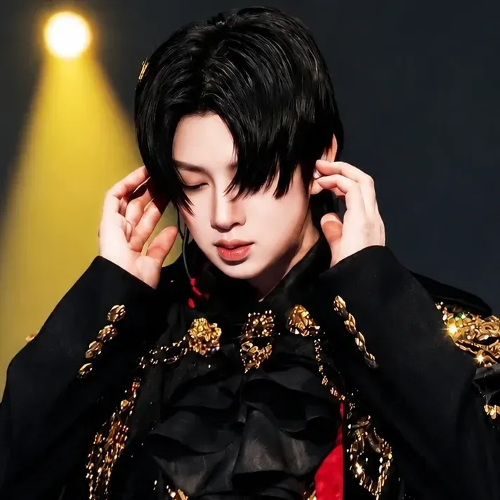 Latest photo of Heechul (Super Junior)