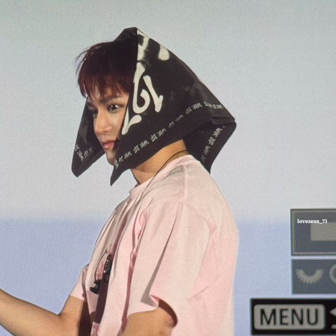 テヨン (NCT 127)の舞台裏ショット