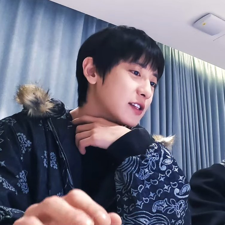 燦烈 (EXO)粉絲拍下的瞬間