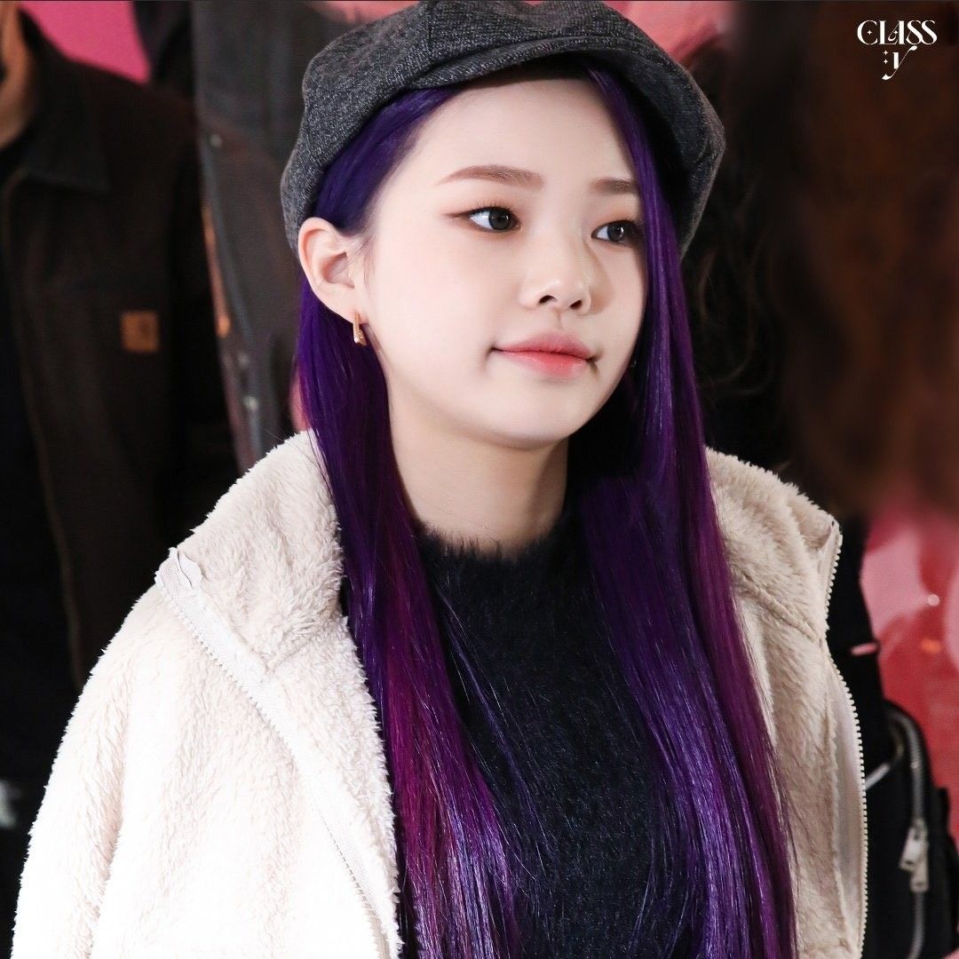 Recent activity shot of Park Boeun (CLASS:y)