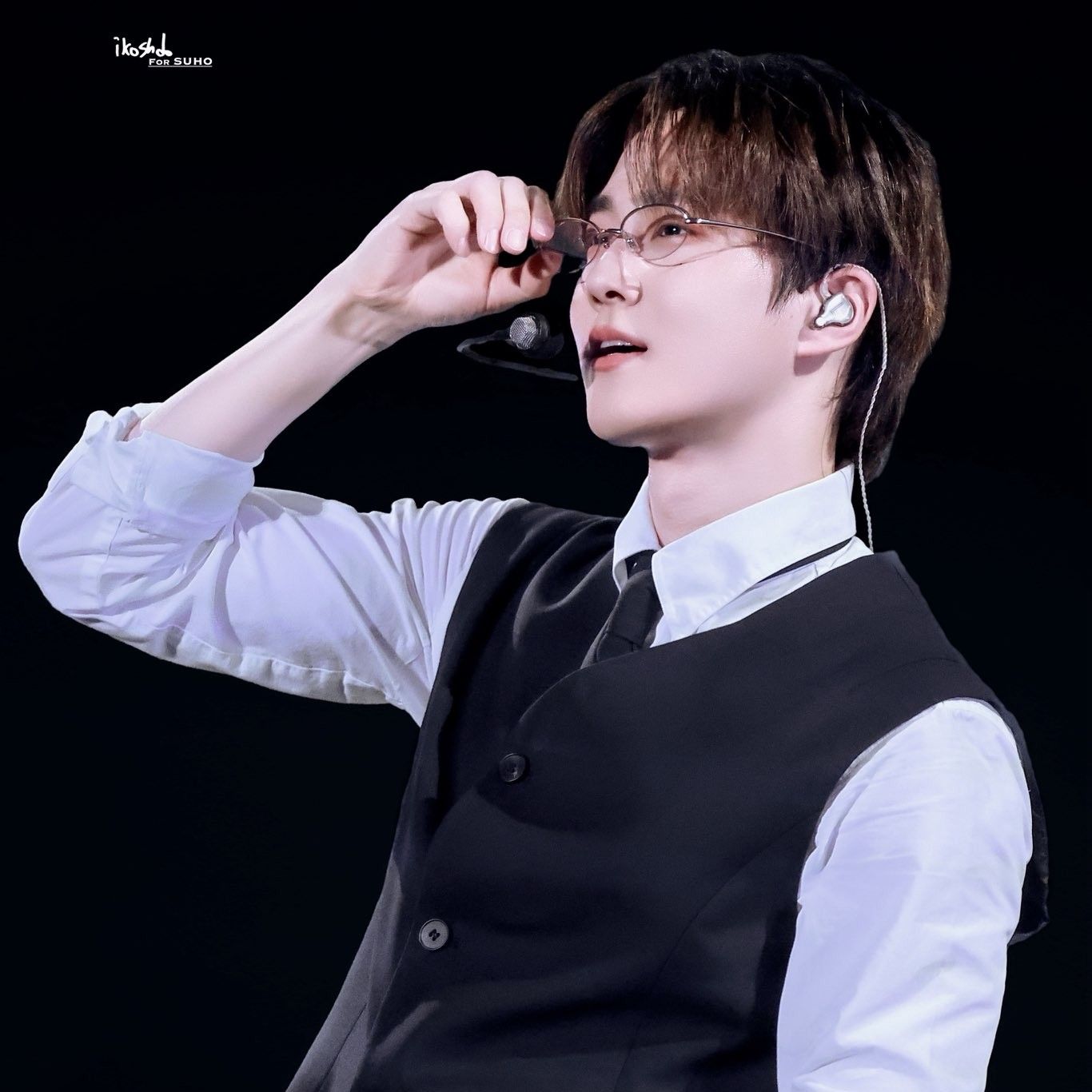 Behind-the-scenes cut of Suho (EXO)