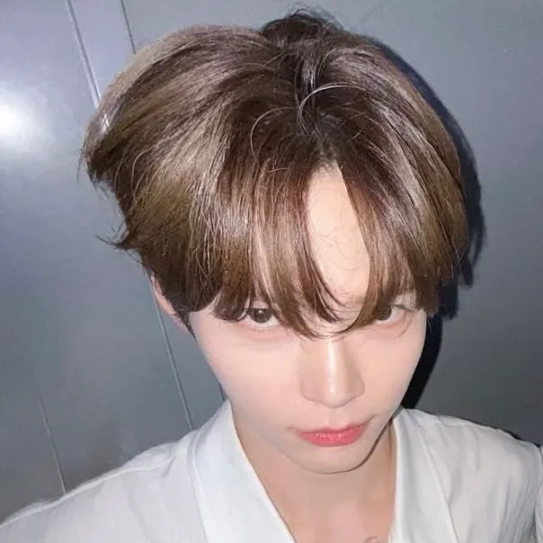 Latest photo of Sung Hanbin (ZEROBASEONE)